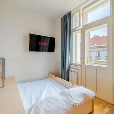 Cobblestone By Rentez Apartament