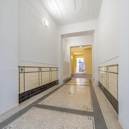 Cobblestone By Rentez Apartament Praga